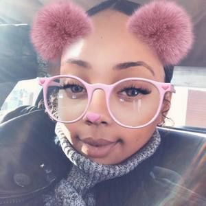 Meet your Posher, Janelle